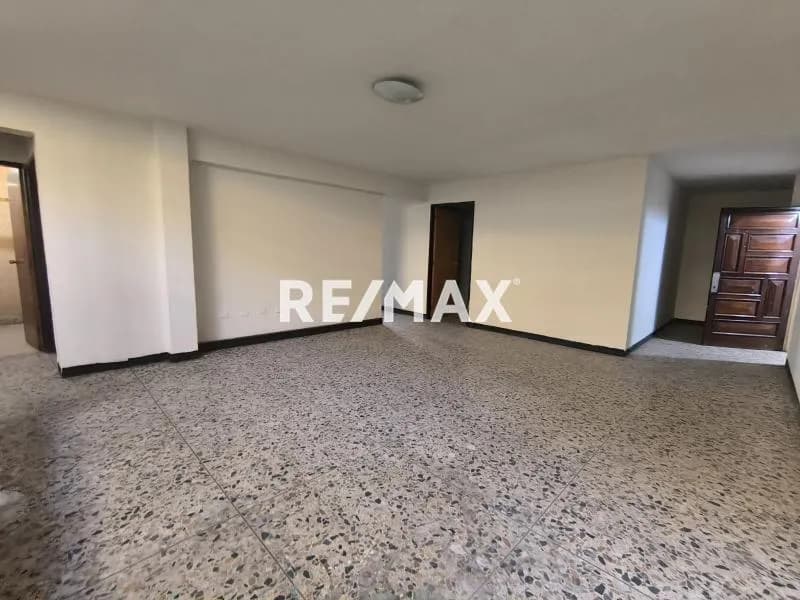 ALQUILER DE APARTAMENTO EN AVENIDA ARAGUA