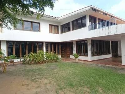 Casa Quinta en la Exclusiva Avenida Táchira de Ciudad Bolívar