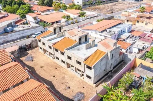 Tonw House En Pre - Venta (obra Gris)