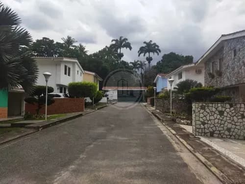 Venta Townhouse Económico El Castaño, Maracay Estado Aragua 022js