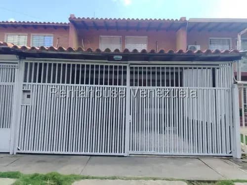 Maritza Lucena Vende Amplio Y Espacioso Townhouse Al Este De Barquisimeto, Cocina Moderna, Gas Directo, Agua Constante.