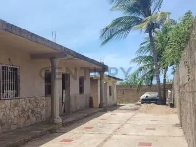 TERRENO CON BIENHECHURIAS SECTOR LA MIRA PLAYA EL AGUA