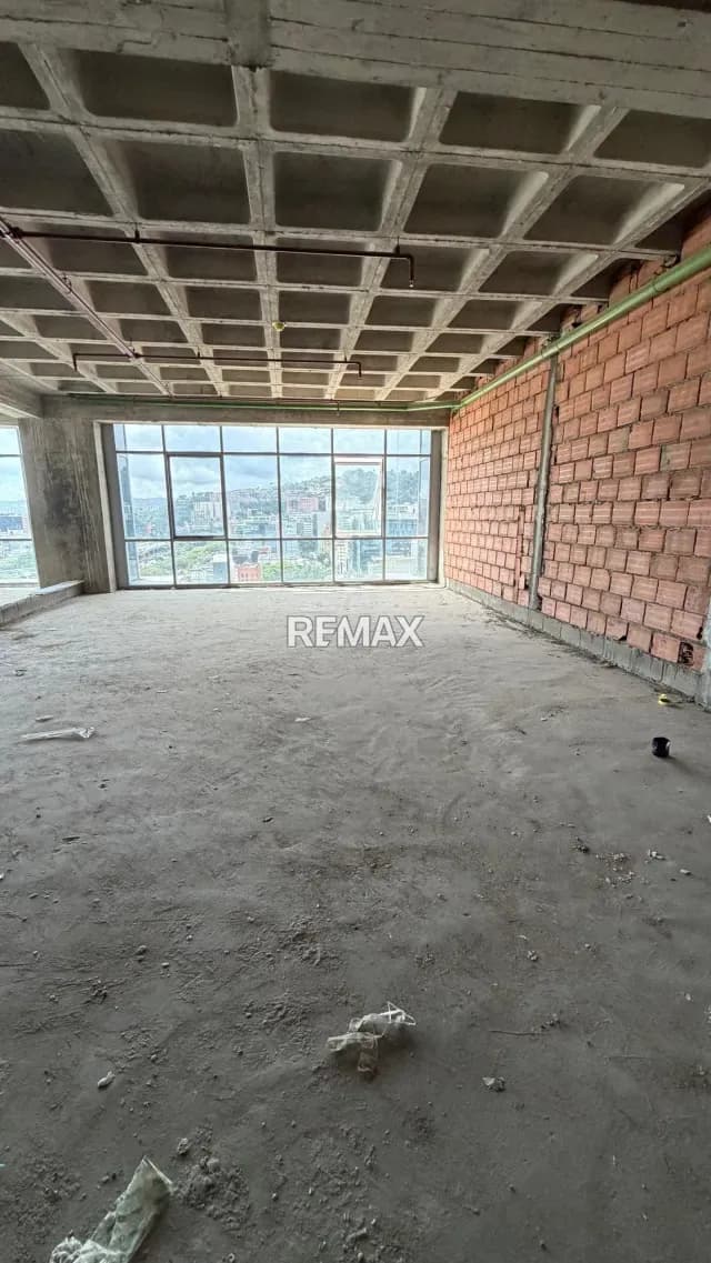 Venta de Oficina en Esquina con Vista a la ciudad (82 m²)