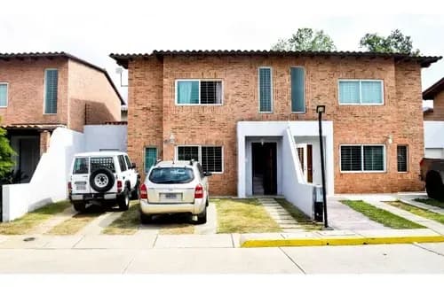En Venta Townhouse, Las Trinitarias, San Diego - Nicolás Q P