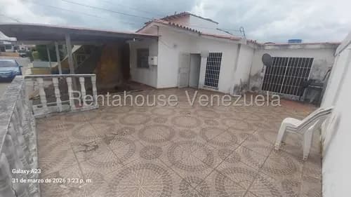 Maritza Lucena Vende Excelente Casa En Cabudare, Privada Con Vigilancia 24/7, Toda De Platabanda, Con Potencial Para Crear Espacios Para Disfrute Familiar.