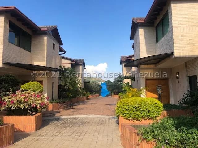 Casa (Duplex) en Venta en Altos de Guataparo, Carabobo