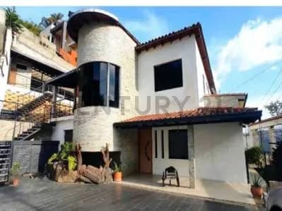 VENTA CASA QUINTA URB. LOS ROBLES LA UNION EL HATILLO ZT