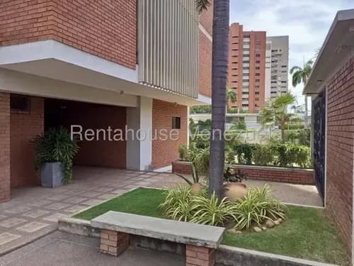 Dg. En Venta Apartamento Sector La Lago Maracaibo