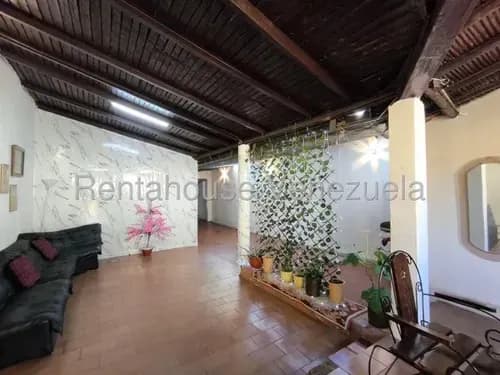 Casa En Venta En San Blas Valencia Mm Carabobo Centrico