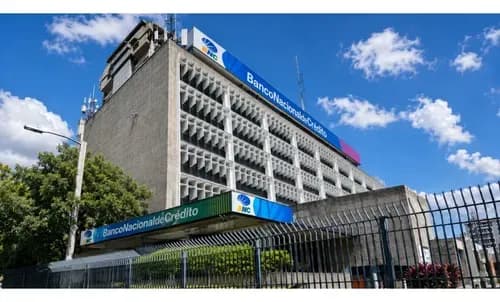 San Bernardino/av Vollmer/edificio Corporativo/area 17.500m2/en Venta