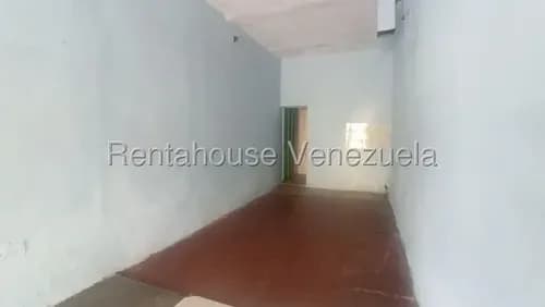 Raíza Suárez Alquila 2 6 1 0 5 0 0 Local Comercial De 50 M2, Ideal Para Adecuarlo A Cualquier Tipo De Negocio Ubicado En El Centro De Barquisimeto