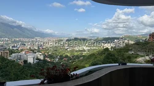 Apartamento En Alquiler En Colinas De Valle Arriba 26-19965 Csa