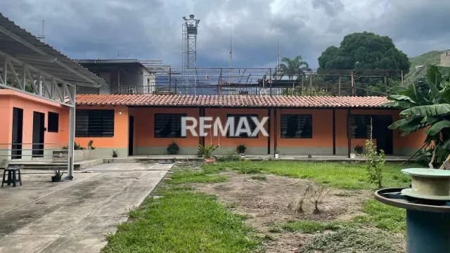 CASA EN VENTA BARRIO EL TORO