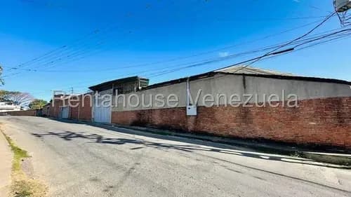 Erika Armeya Vende, Galpon De 2809mts2 Ubicado En La Piedad Sur De Cabudare. Flex: 25-13006