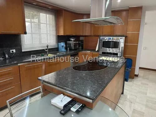 Rentahouse Lara Vende Hermosa Casa En El Este
