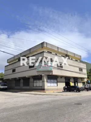 EDIFICIO COMERCIAL FONDO DE COMERCIO EN AV. 31 DE JULIO, LA ASUNCION, ISLADE MARGARITA.