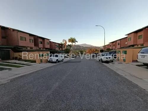 En Venta Town House En La Unión. Mbf ¡tiene Pozo De Agua!