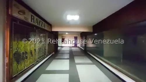 Local En Venta En Zona Centro De Maracay Aragua 23-21948 Irrr