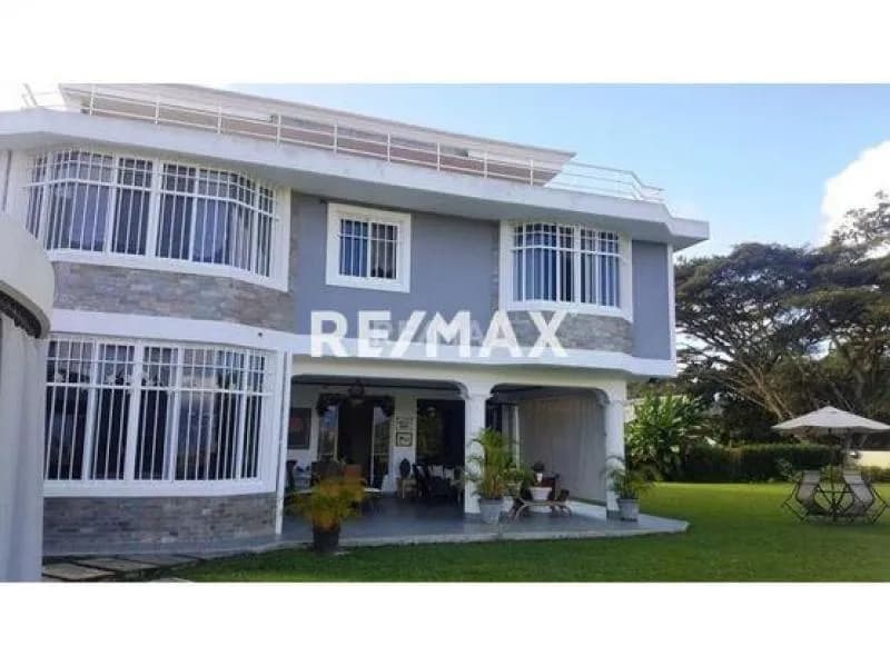 Venta Casa Lomas de La Lagunita