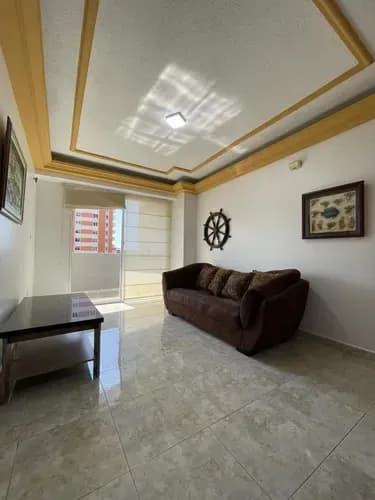Se Alquila Apartamento Resd. Altahir Lecheria