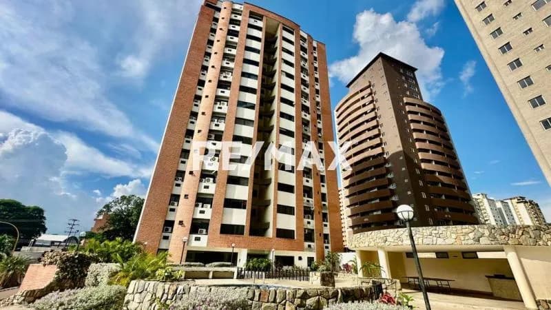 ALQUILER DE APARTAMENTO EN LA TRIGALEÑA Residencias Palulu