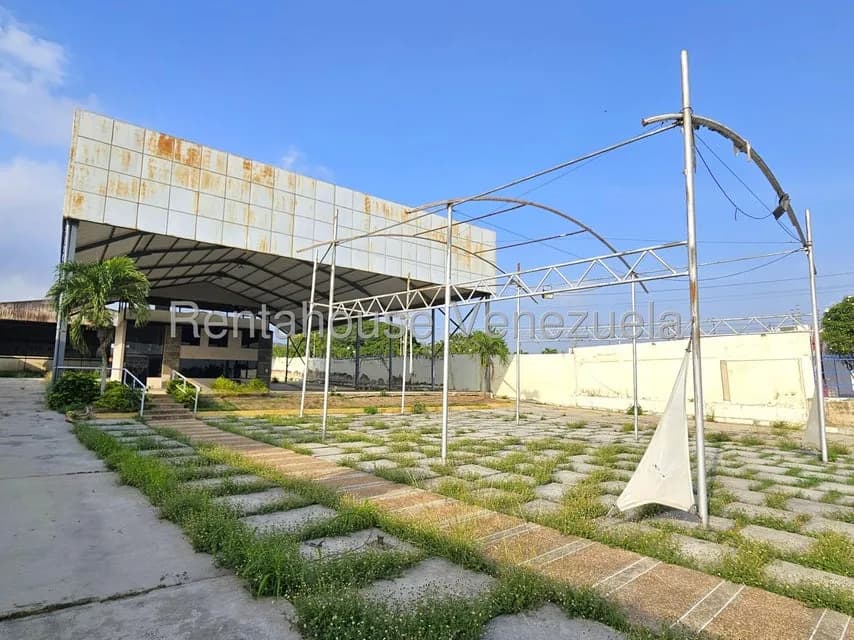 Comercial (Galpon - Deposito) en Alquiler en Ave Intercomunal, Lara