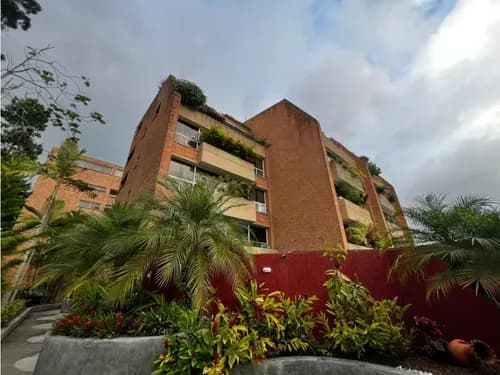 Se Alquila Apartamento Duplex 220m2 La Unión 7740