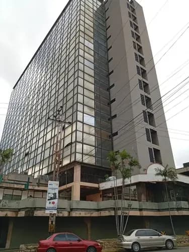 Global Vende O Alquila Local En Torre Banaven, Av. Bolivar