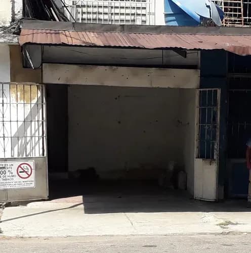 Alquiler Local A Pie De Calle, Av. Michelena . Cercano Al Semáforo Branger 06-21