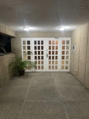 Alquiler De Apartamento Remodelado A Estrenar, En Colinas De Santa Monica, Caracas, Libertador