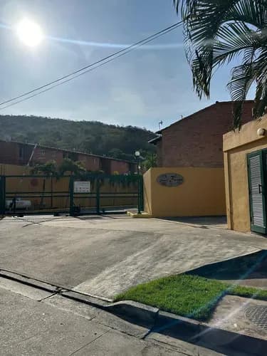 Moderno Towmhouse En Venta En Manantial Residencia Le Fonti Oportunidad Excelente Ares Sociales Gavip