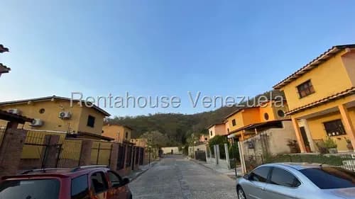Julio Latouche 26-16080 Casa En Venta San Diego Carabobo, Linda, Cómoda, Con Patio Y Parrillera, Pozo De Agua, Cerca Del La Universidad Arturo Michelena