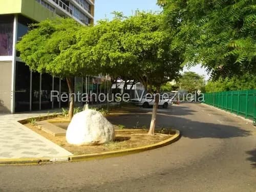Og. Se Alquila Local Comercial Edif. Don Matias Bella Vista Maracaibo Mls #26-9889