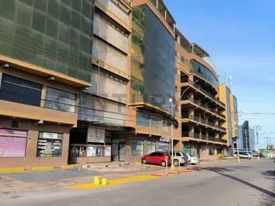 Venta Local Comercial, Barcelona, en la Avenida Country Club, CC Gold Country