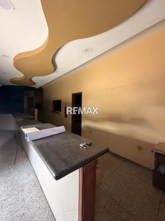 Local comercial en centro oeste a pie de calle