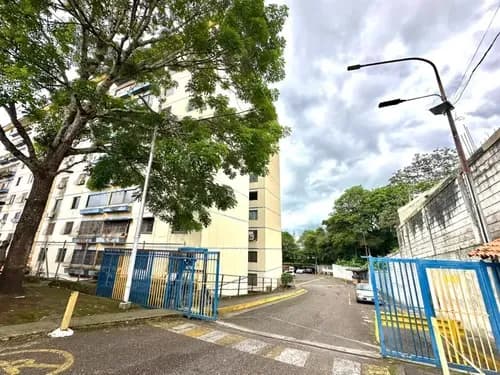 Alquiler. Apartamento. Res. Los Cedros