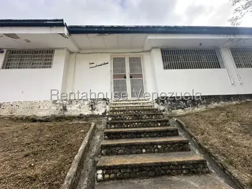 Casa Comercial En Alquiler En La Trinidad 26-13991