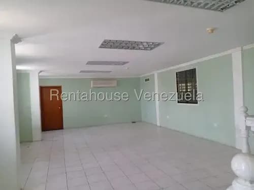 Maritza Lucena Te Ofrece Excelente Galpón Comercial En Alquiler En Zona Industrial 3 Barquisimeto, Cód, 26-1202, Zona De Carga Y Descarga, Caseta De Vigilancia Y Cerco Eléctrico.