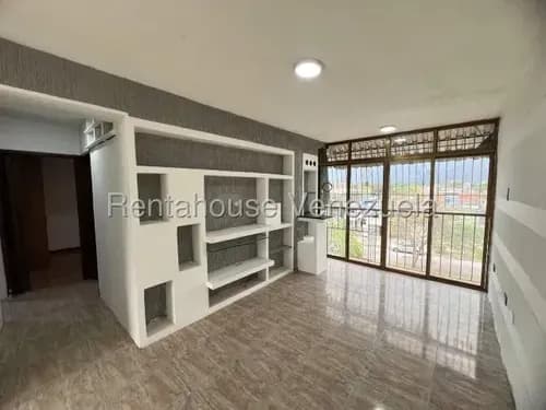 Practico Apartamento En Venta Urb Caña De Azúcar, Maracay 26-18041 Hc