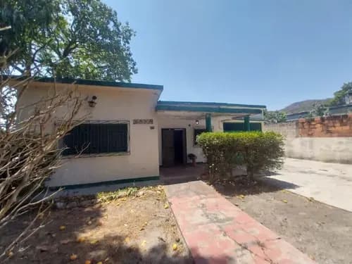 En Venta Amplia Casa De Esquina En El Limón, Mic01