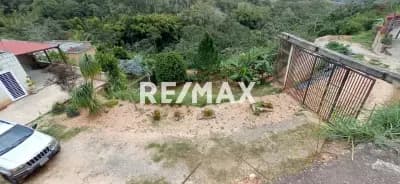 Venta de Comoda casa para desarrollar en la urb Union hatillo