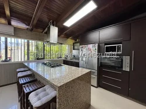 Agp Casa En Venta En Colinas De La California, Moderna Y Funcional, En Calle Cerrada, Cerca De Todo 26-17178
