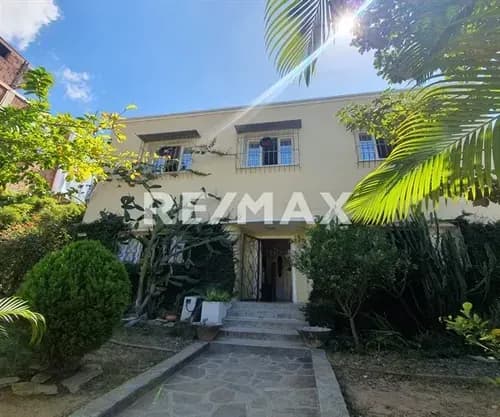 Casa En Venta En El Paraiso 433mts/4h+s/4b+s/2pe