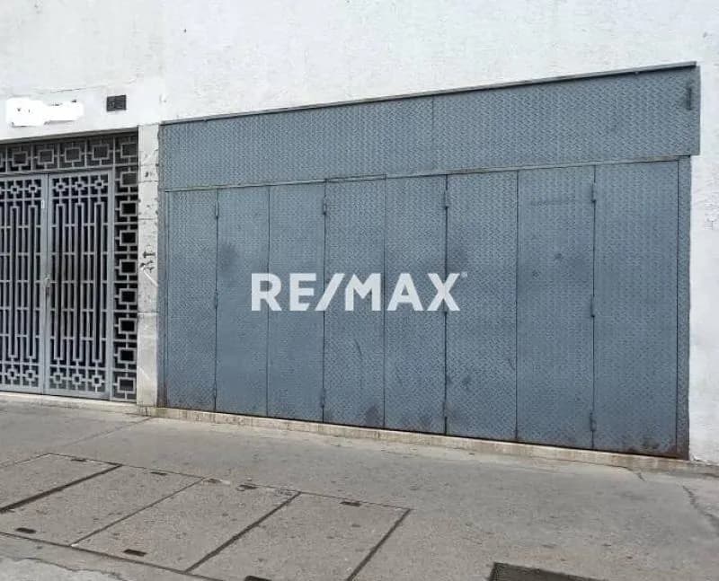 Local Comercial en venta ubicado a 50m de Av. Fuerzas Armadas