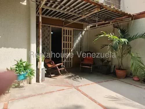 Apartamento En Planta Baja Con Terreno Excedente: Ubicación Estratégica Y Potencial De Ampliación @eloisabermudez.rah