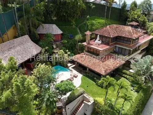 Abella 2619009 Hermosa Casa En Venta Multiple Niveles, Construida En El 2000. Área De 1.500 Mtr2 De Terrero Y 1.200 Aprx. Con Una Vista Increíble..