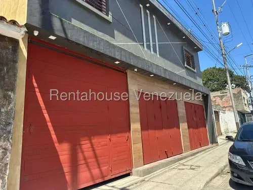 Gisselle Lobo Ofrece En Alquiler Este Local Comercial Con Mucho Potencial Ubicado En Zona Del Centro De Barquisimeto Dispone De Todos Los Servicios Basicos Y En Optimas Condiciones 2 6 1 3 7 0