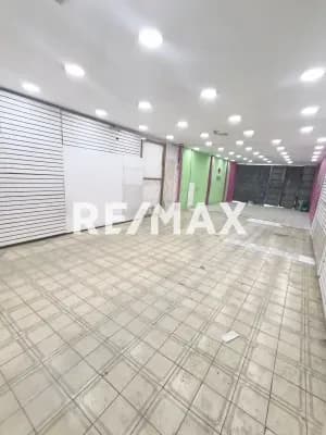 Edificio Comercial en Av. Principal del Cementerio