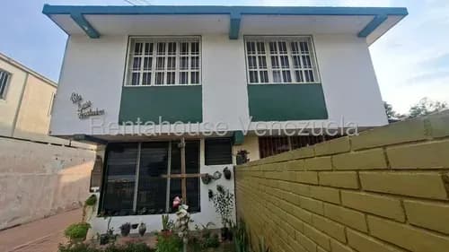 Maritza Lucena Vende Amplia Casa Antisísmica Al Oeste De Barquisimeto, Ofrece Un Potencial Inigualable Tanto Para Uso Residencial Como Comercial.