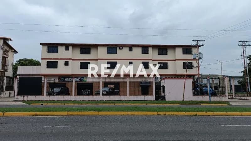 Amplio y luminoso apartamento de 173 m2 frente a Todo Agro